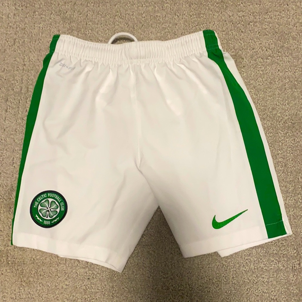 Nike dry-fit Celtic soccer short youth small